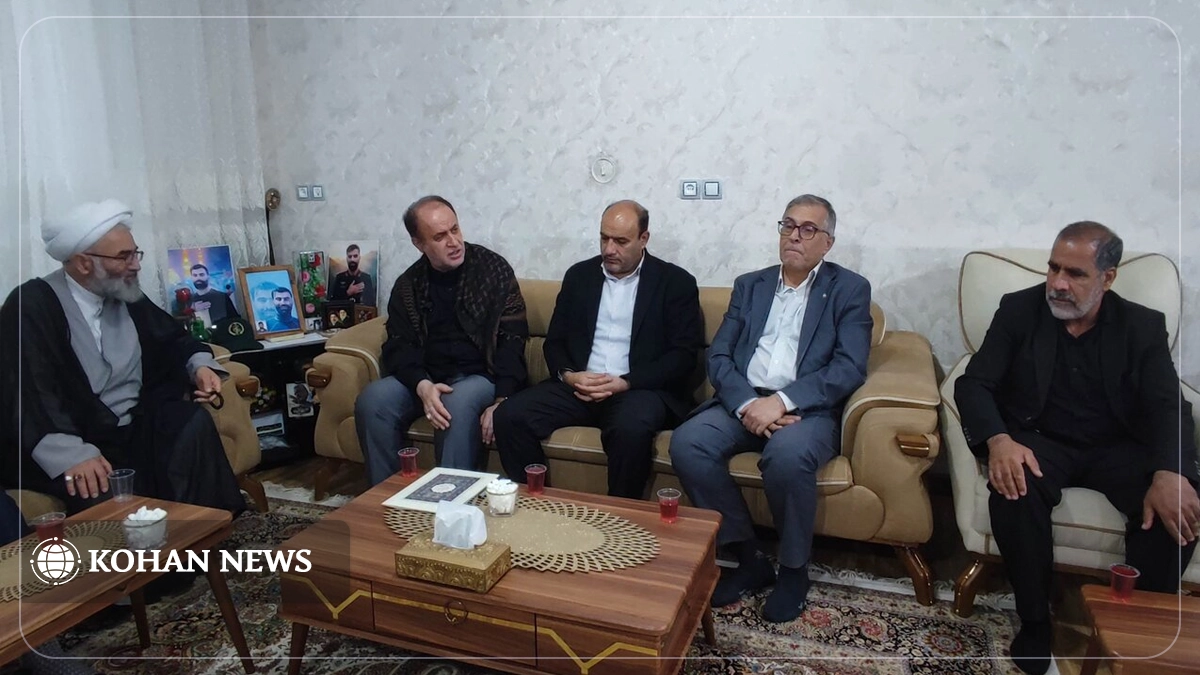 دیدار نایب رئیس مجلس با خانواده شهیدان مومیوند و شیراوند در نهاوند