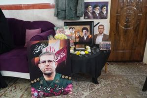 دیدار استاندار کرمانشاه با خانواده شهیدان «سجاد بهرامی» و «محسن الفتی گلدسته» از شهدای جنگ تحمیلی سو
