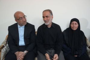 دیدار استاندار کرمانشاه با خانواده شهیدان «سجاد بهرامی» و «محسن الفتی گلدسته» از شهدای جنگ تحمیلی سو