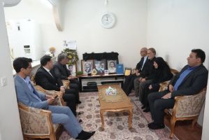 دیدار استاندار کرمانشاه با خانواده شهیدان «سجاد بهرامی» و «محسن الفتی گلدسته» از شهدای جنگ تحمیلی سو